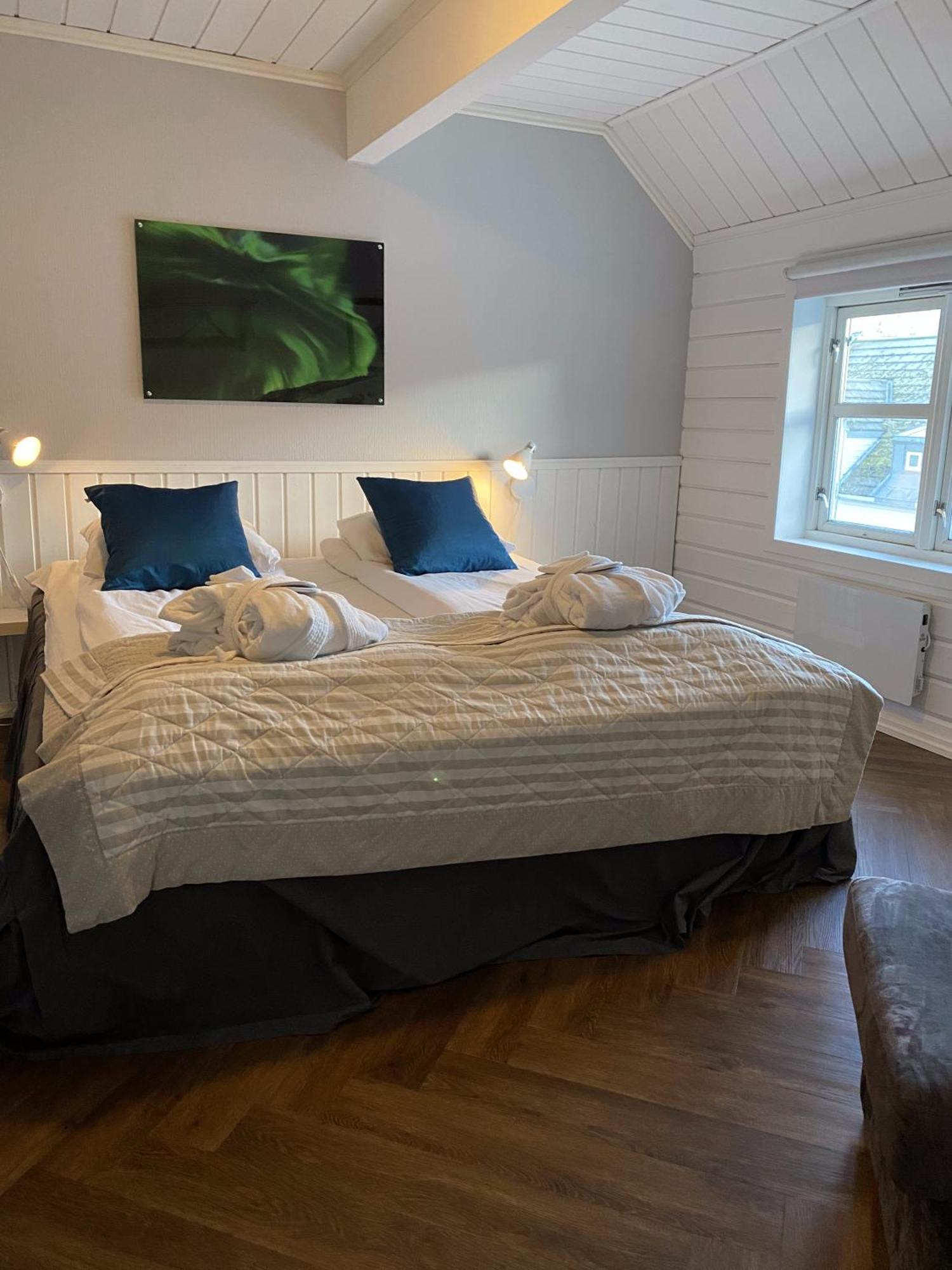 Enter Tromso - Luxury 4 Bedroom Apartment Екстер'єр фото